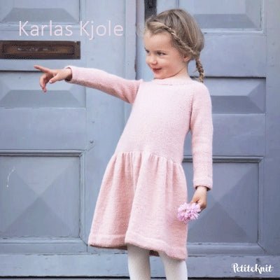 Karlas kjole fra PetiteKnit (Opskrift i fysisk papirudgave) - KreStoffer
