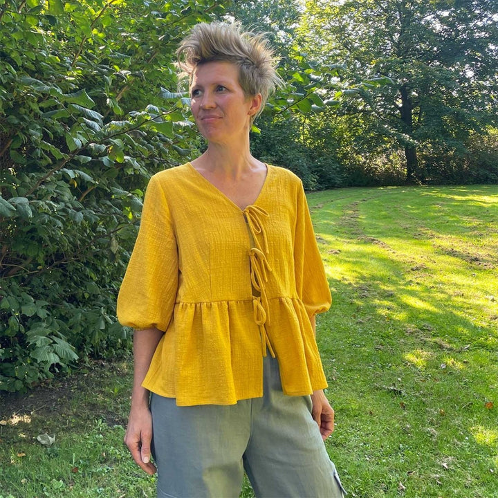Line2Line B1266 Peplum skjortebluse med bindebånd
