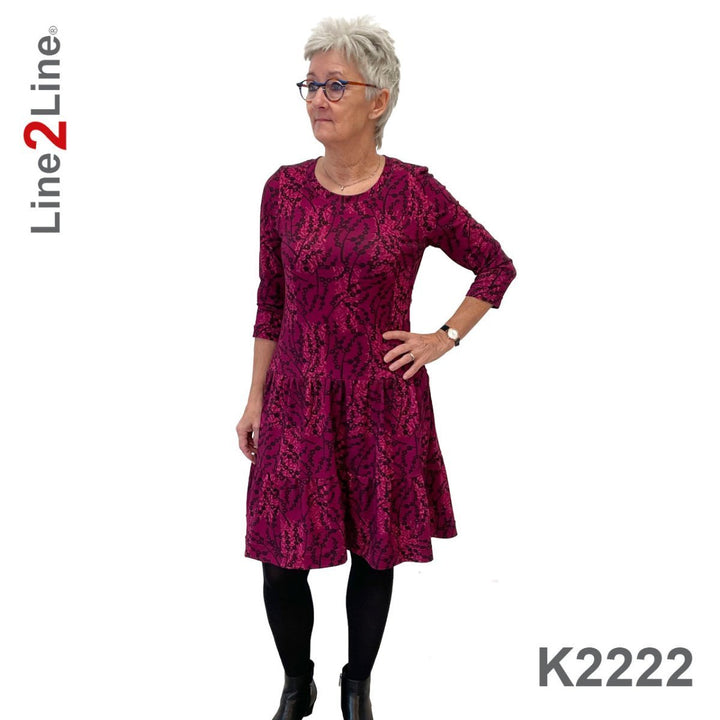 Line2Line K2222 Lang kjole med flæser