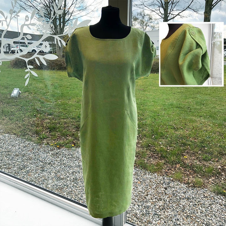 Line2Line K2223 Kjole med grafisk snit og lommer