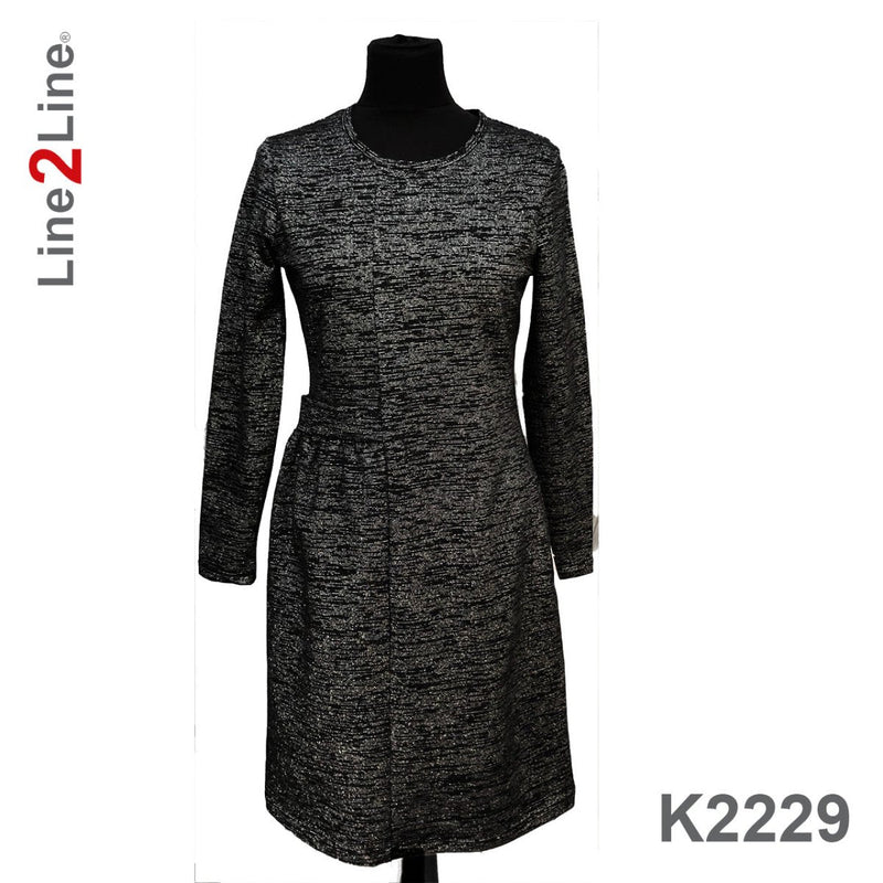 Line2Line K2229 Kjole med asymmetrisk bælteeffekt - KreStoffer