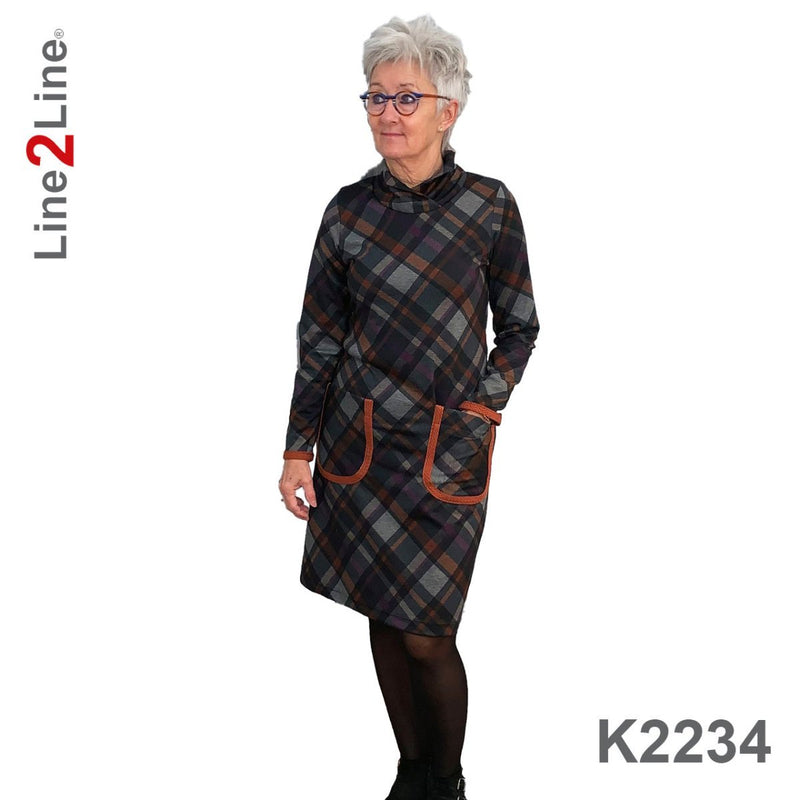 Line2Line K2234 Kjole med sjalskrave og lommer - KreStoffer