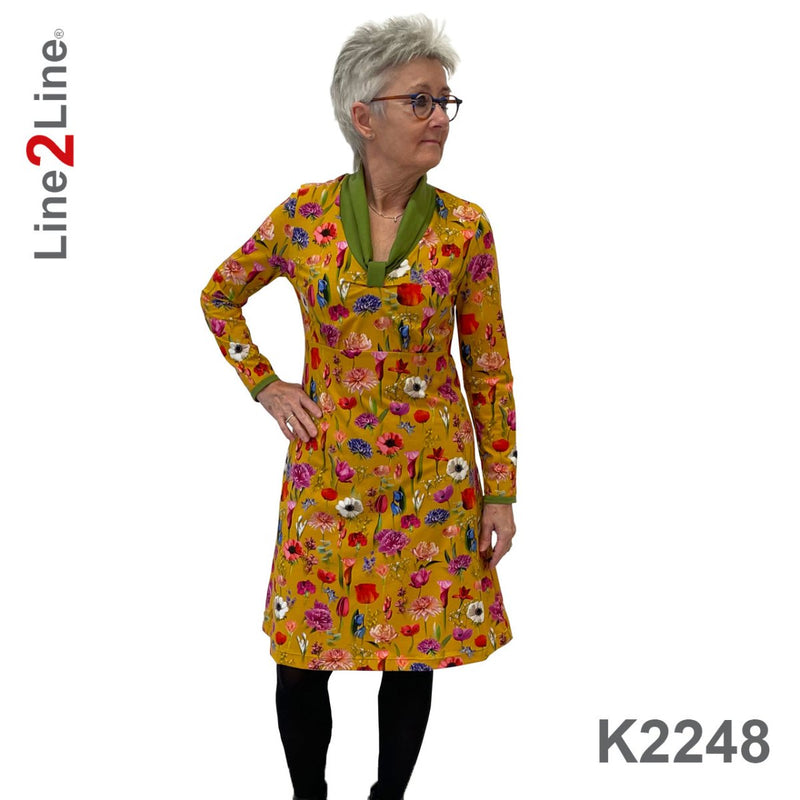 Line2Line K2248 Empire kjole med rynk og krave - KreStoffer