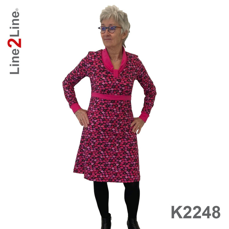 Line2Line K2248 Empire kjole med rynk og krave - KreStoffer