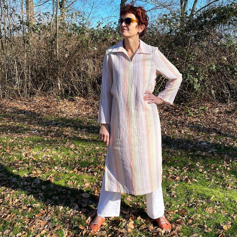 Line2Line K2272 Kaftan med krave og slidser - KreStoffer