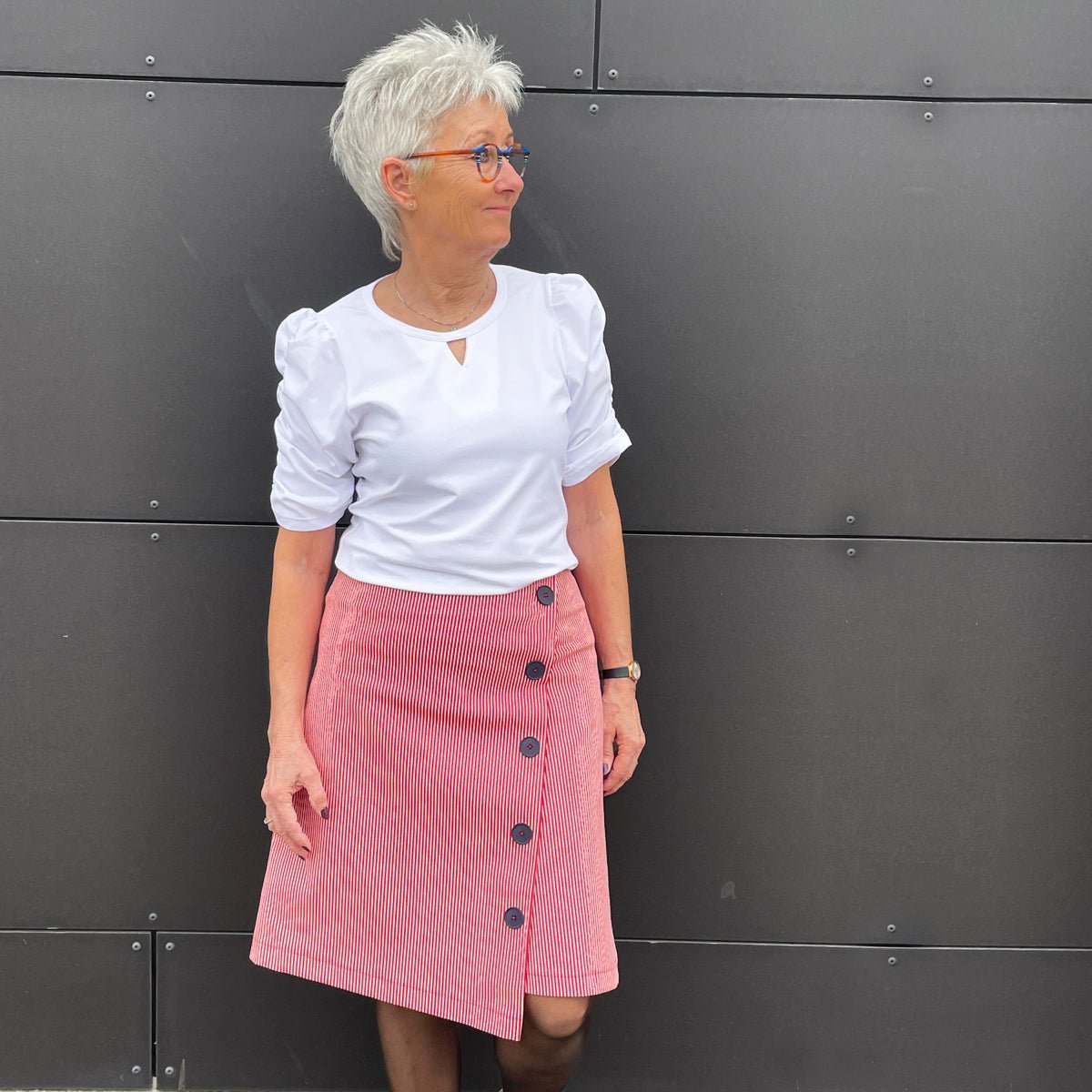 Line2Line N331 Asymmetrisk nederdel med knapper