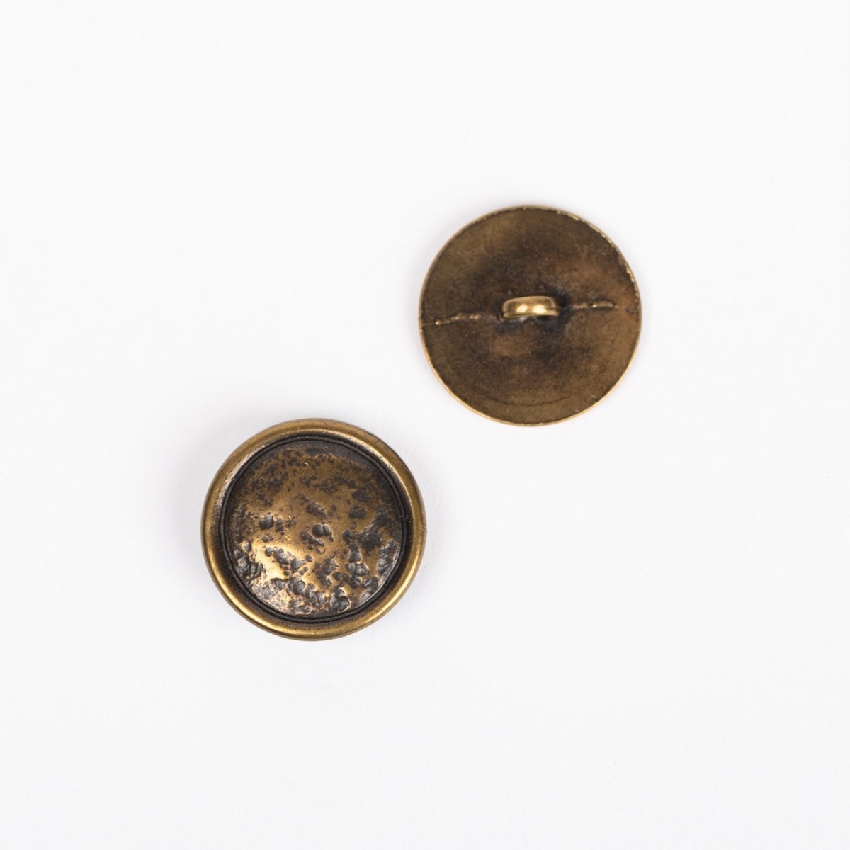 Metalknap fra Drops Loop Brass 20 mm