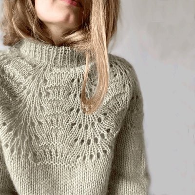Peacock sweater fra Le Knit (Opskrift i fysisk papirudgave) - KreStoffer