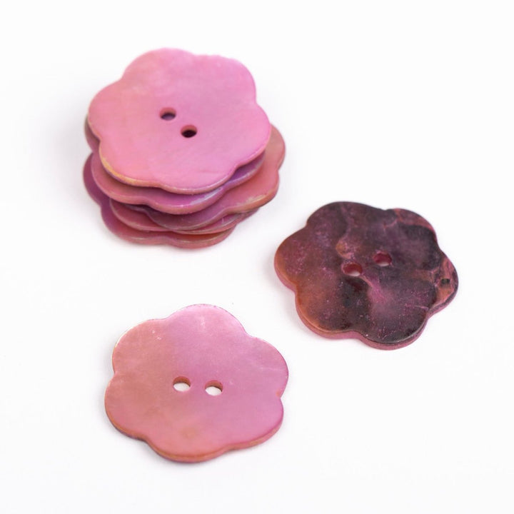 Perlemorsknap fra Drops Flower pink 25mm