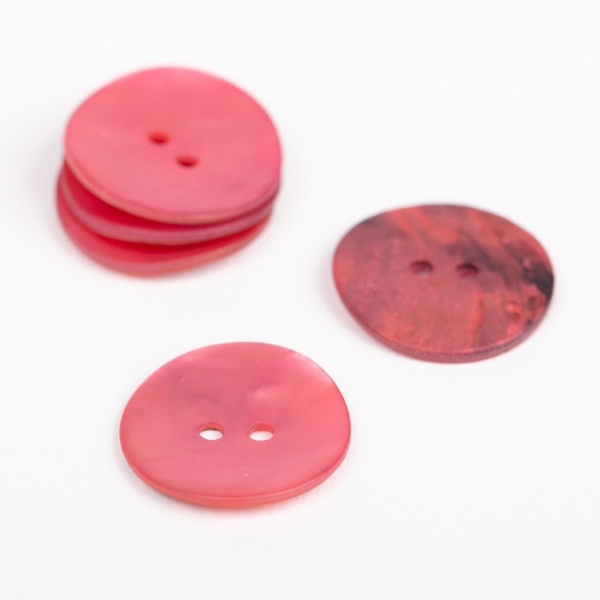 Perlemorsknap fra Drops lyng 20 mm