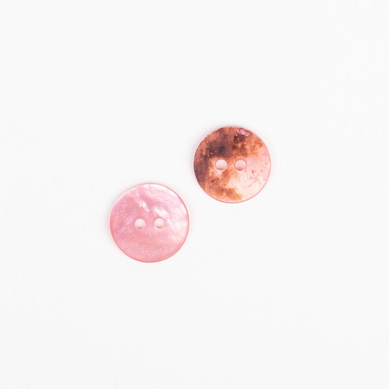 Perlemorsknap fra Drops, rosa 15 mm - KreStoffer