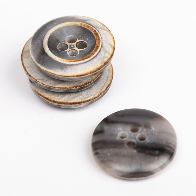 Plastikknap fra Drops, Mocha 18 mm - KreStoffer